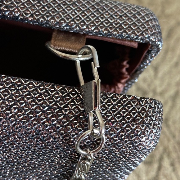 Cruise Club Mini Metallic Chain Cross-Body NWT Evening Hard Shell Bag Purse - Picture 3 of 5